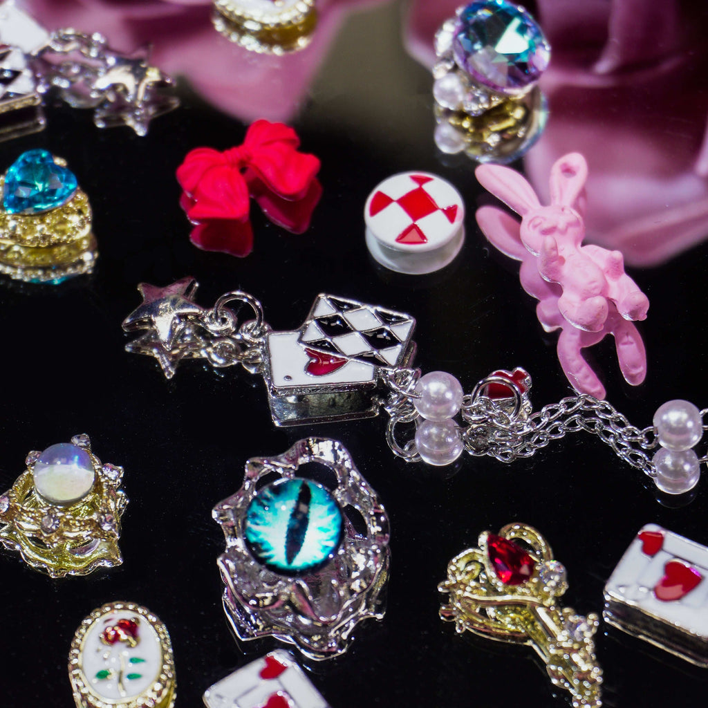 Alice's Twisted Time -Shine Shine DIY Metal Nails Charms